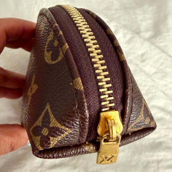👑✅PRICE FIRM✅ Cute Small Brown Fashion Cosmetic Pouch - Picture 7 of 13